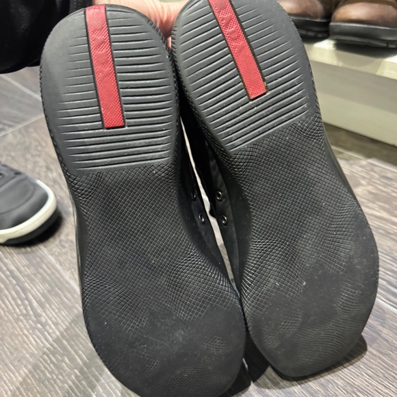 Prada - Picture 4 of 5